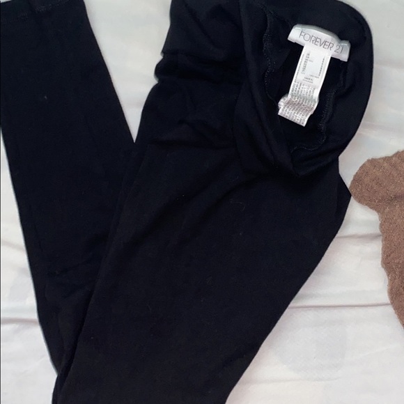 Shirts and leggings - Picture 1 of 4